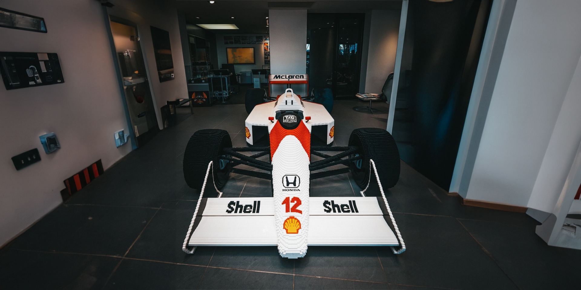 致敬傳奇車手！ LEGO 打造真車尺寸 McLaren MP4/4 F1 賽車