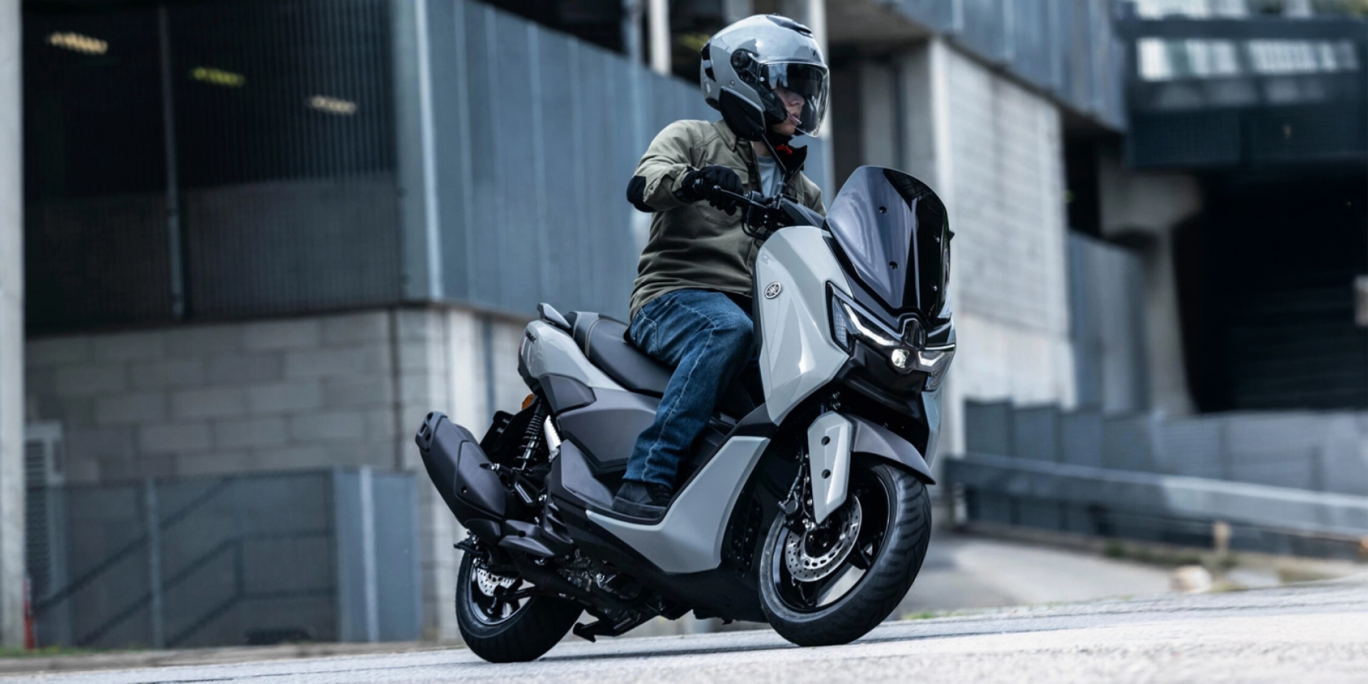 銳利新造型、4.2吋TFT儀表、12匹馬力！2025 Yamaha NMax 125/Tech Max 霸氣登場