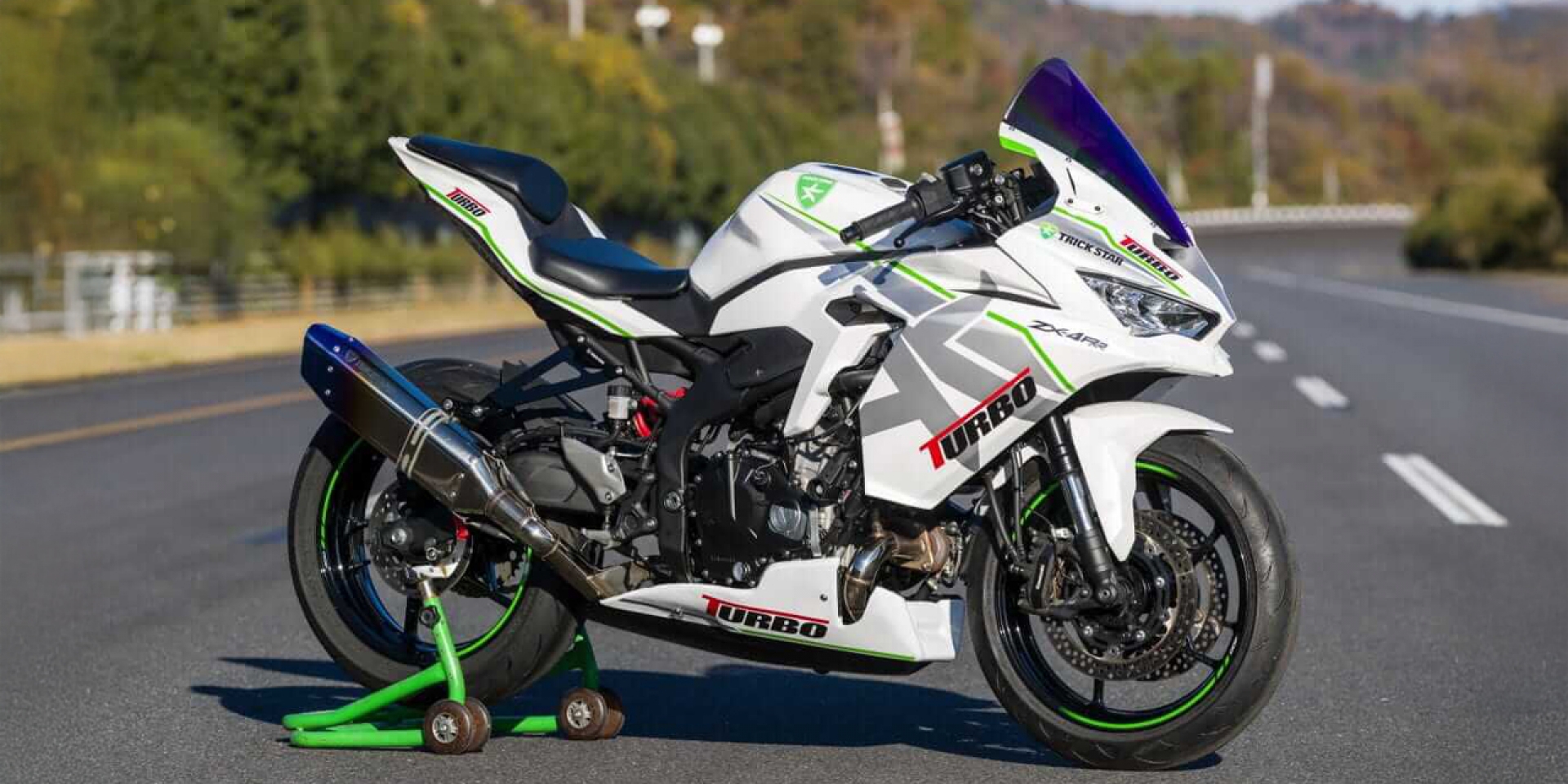 400c.c.四缸渦輪榨出130匹馬力！TRICKSTAR ZX-4R TURBO 極速300公里挑戰能成功嗎？