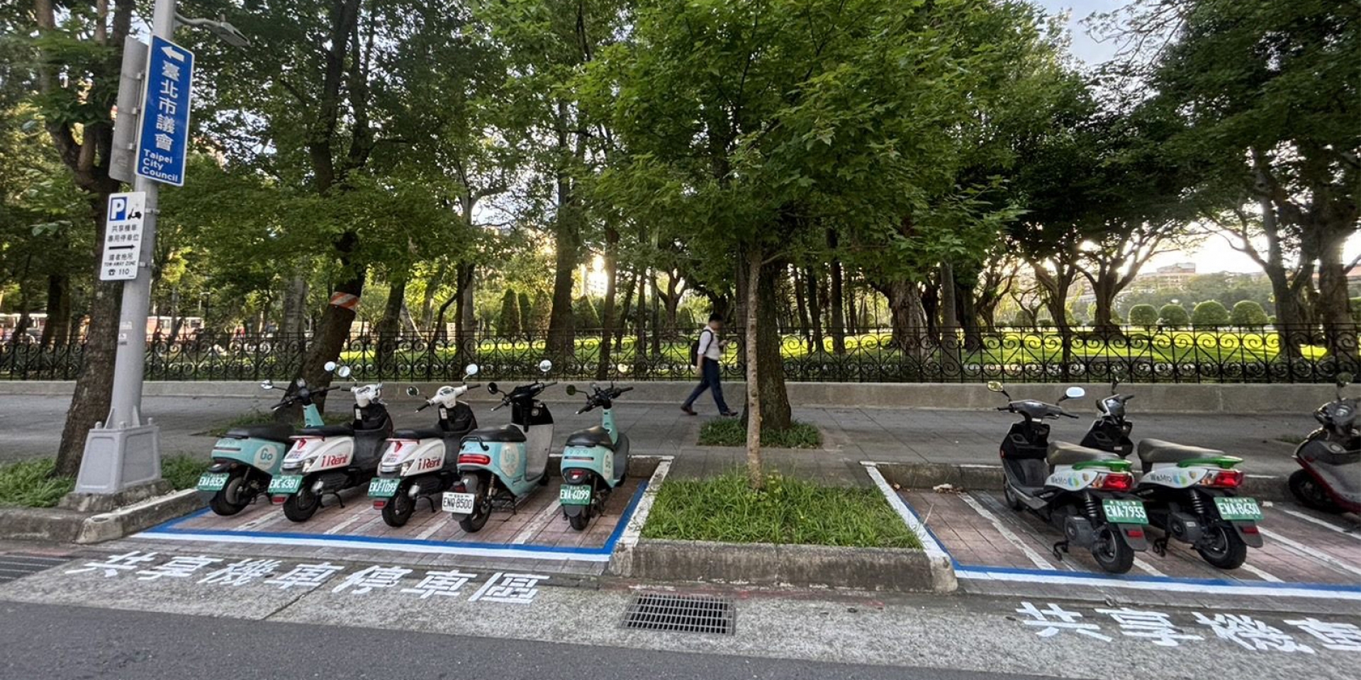 共享機車專用、違停罰1200元！台北市推出「共享機車停車格」