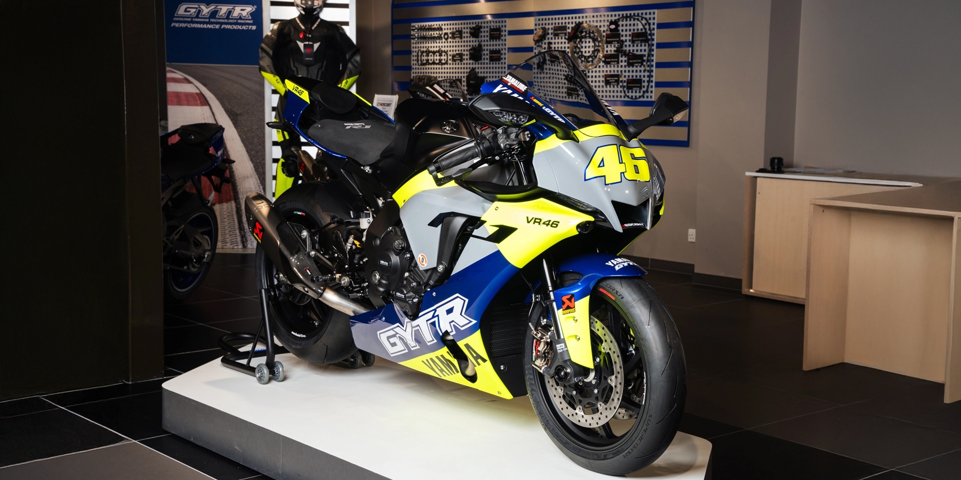 致敬「The Doctor」！Valentino Rossi專屬塗裝Yamaha R1登場，售價台幣141萬元