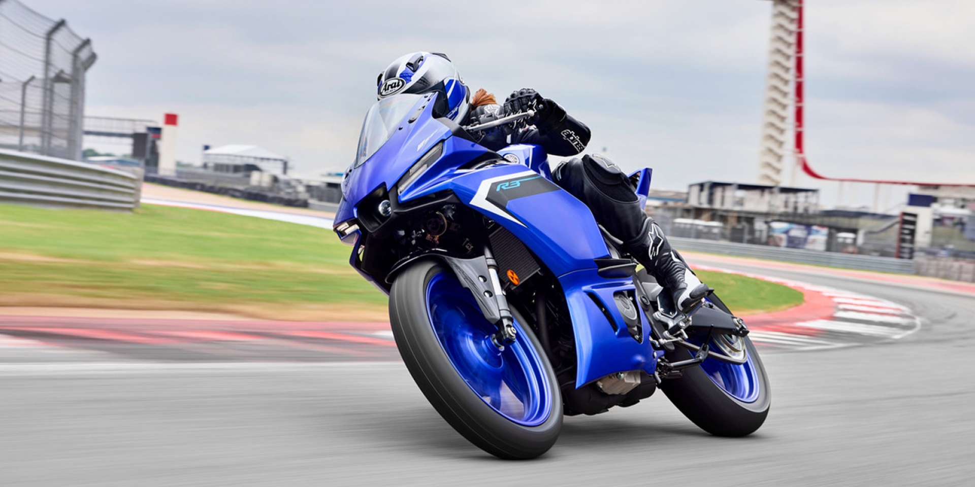 2025 Yamaha YZF-R3：輕巧靈敏的入門跑車王者回歸！