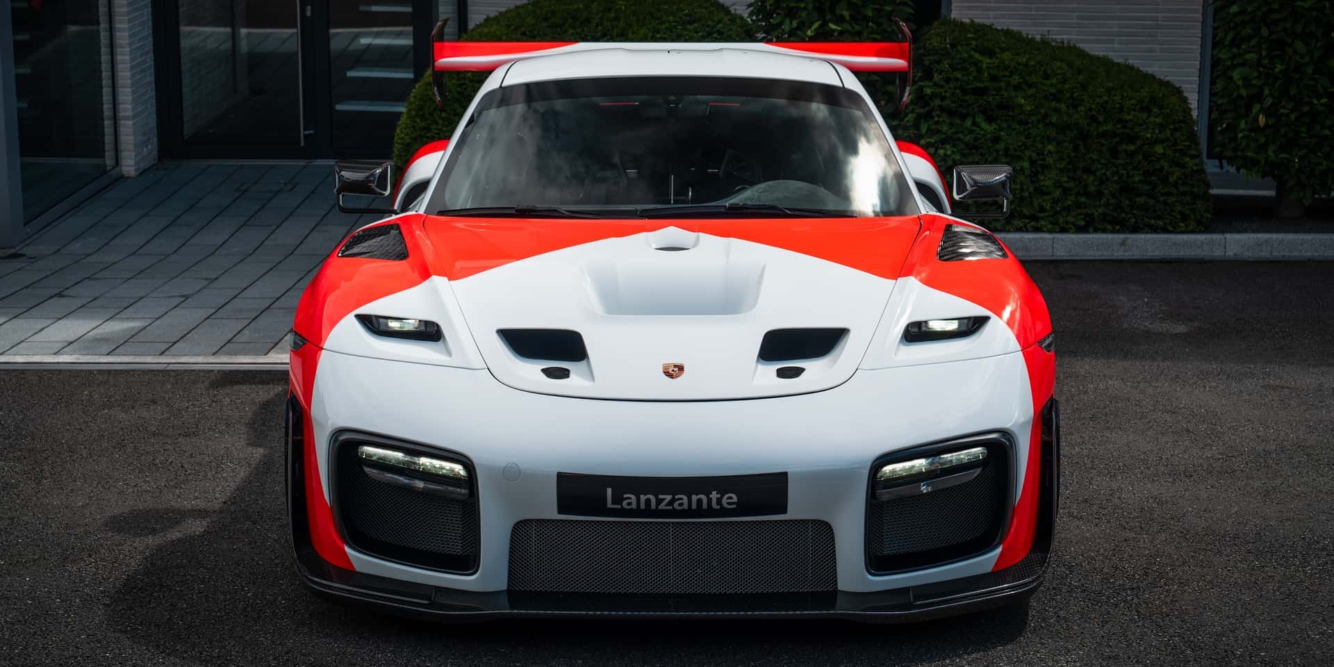 可以合法上路的Porsche 935賽車，Lanzante專為車主打造兩輛