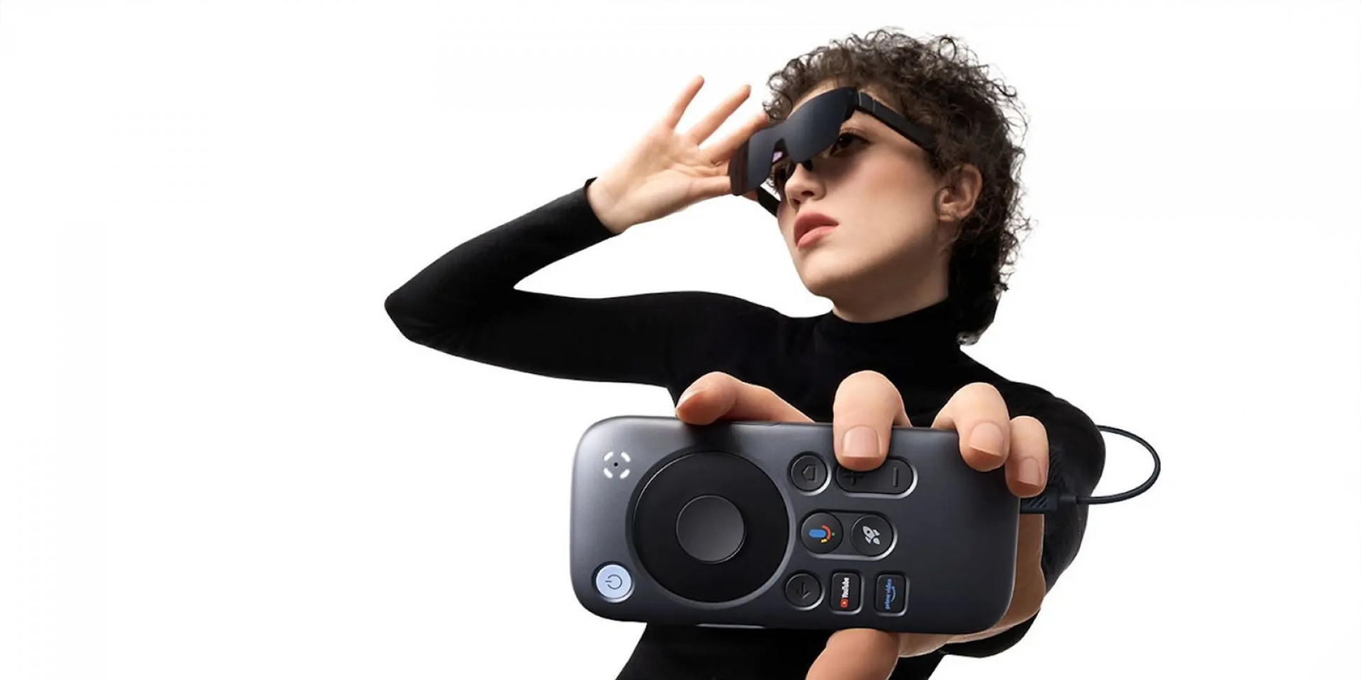 把 Google TV 裝進口袋。RayNeo 推出 XR 系列眼鏡專用「口袋劇院」！
