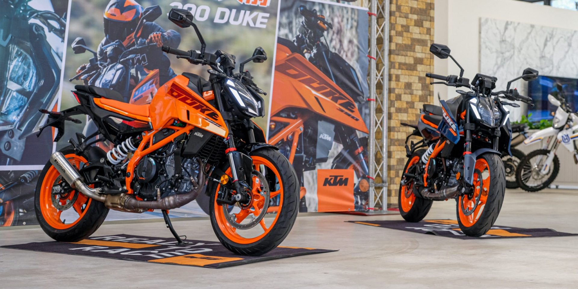 馬力提升、全新搖臂副車架、懸吊電控升級！2024 KTM 390 DUKE 台灣售價28.8萬