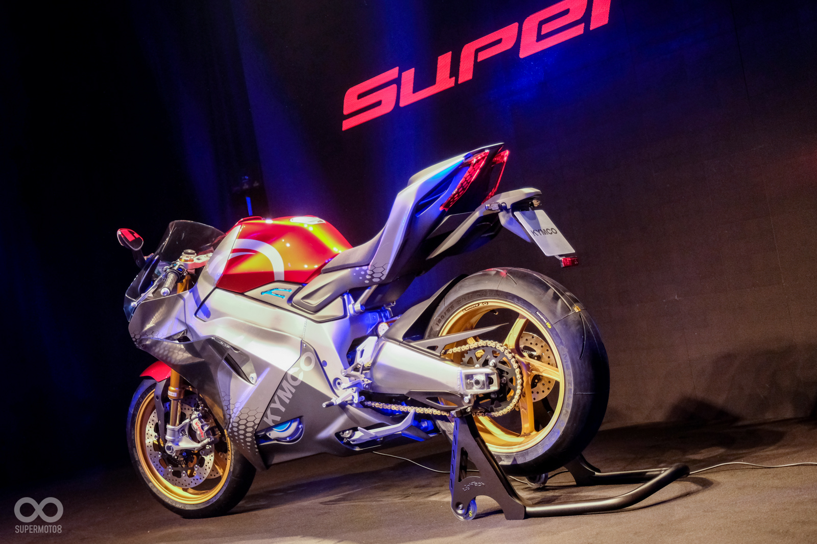 日本擬定電動二輪駕照分級 額定功率20kw以上等同大型二輪標準 Supermoto8