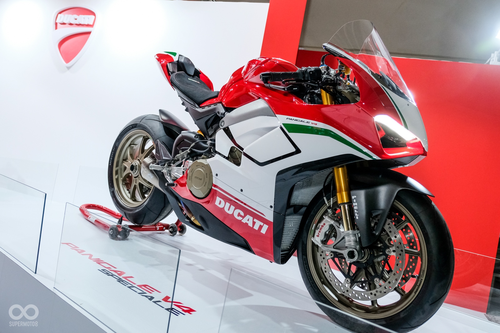 2018國際重型機車展。Ducati Panigale V4S/Speciale 現場開放車迷試跨