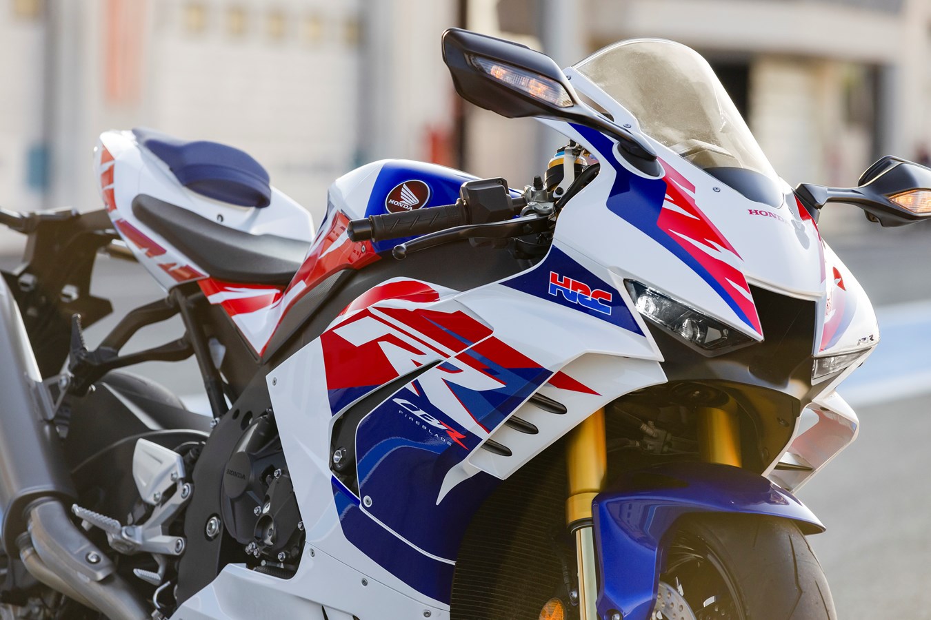 70萬限時開賣 Honda Cbr1000rr R Sp 30週年紀念版日本開賣 Supermoto8