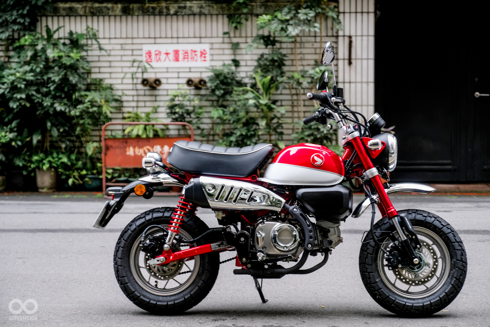 吸睛度破表 與眾不同可愛新焦點 Honda Monkey 125試駕體驗 Supermoto8