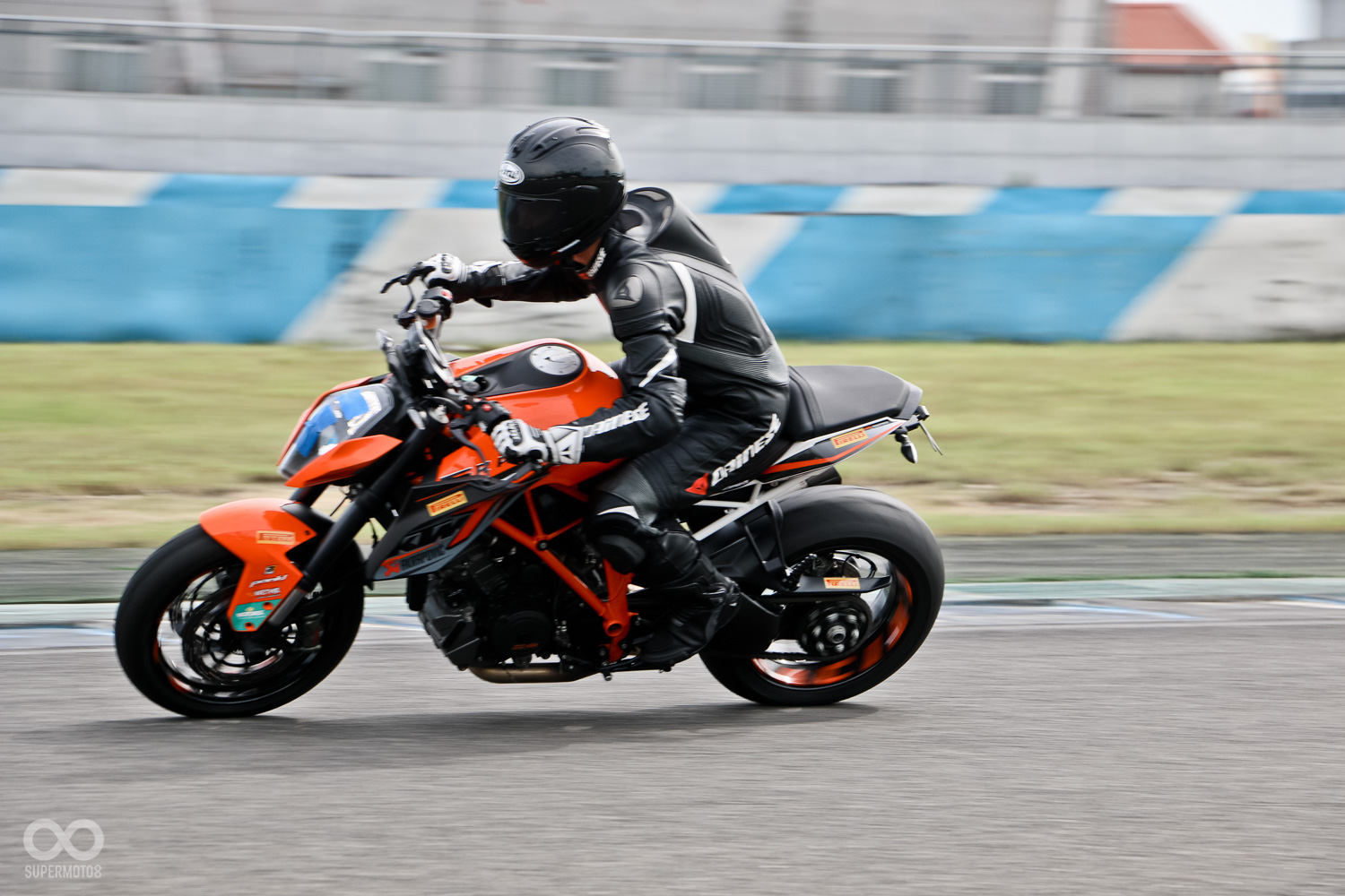 鬥獸競技場01│ktm 1290 super duke r 激駕指南