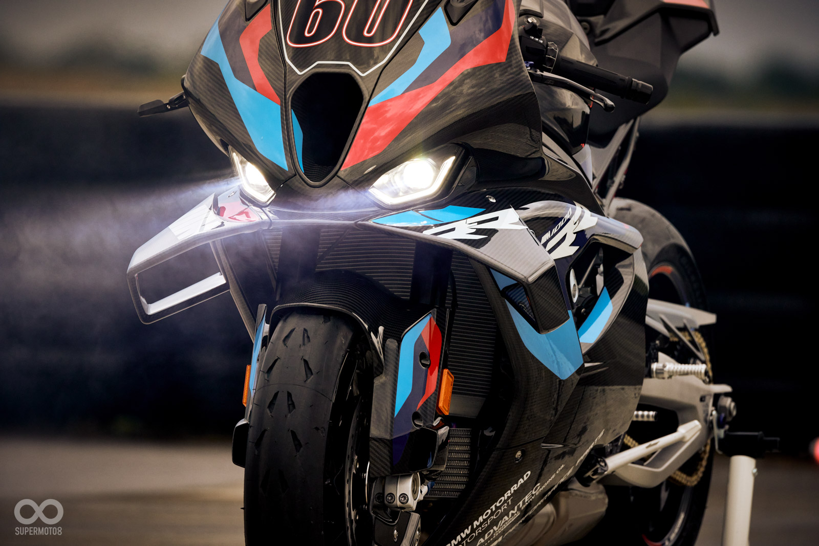 刷秒 買這個就對了！2023 BMW M 1000 RR 極致進化 | SUPERMOTO8