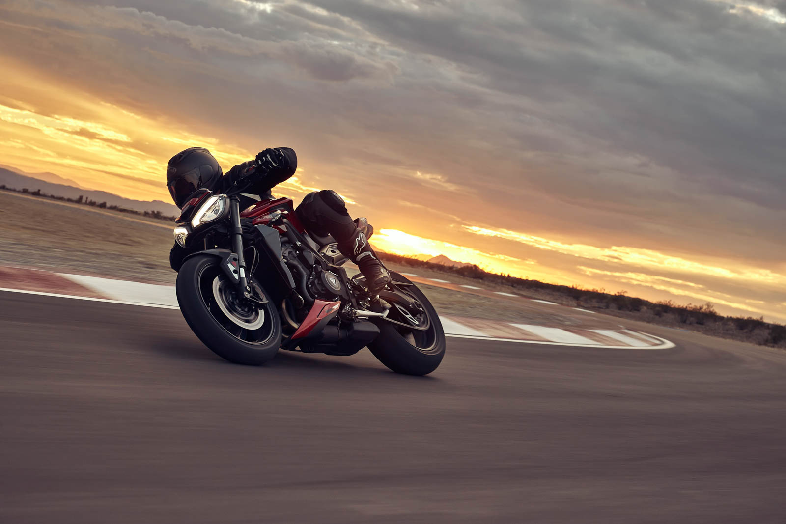 130PS馬力、頂級配備、騎姿更激進！2023 TRIUMPH STREET TRIPLE MOTO2™ EDITION 海外發表 ...