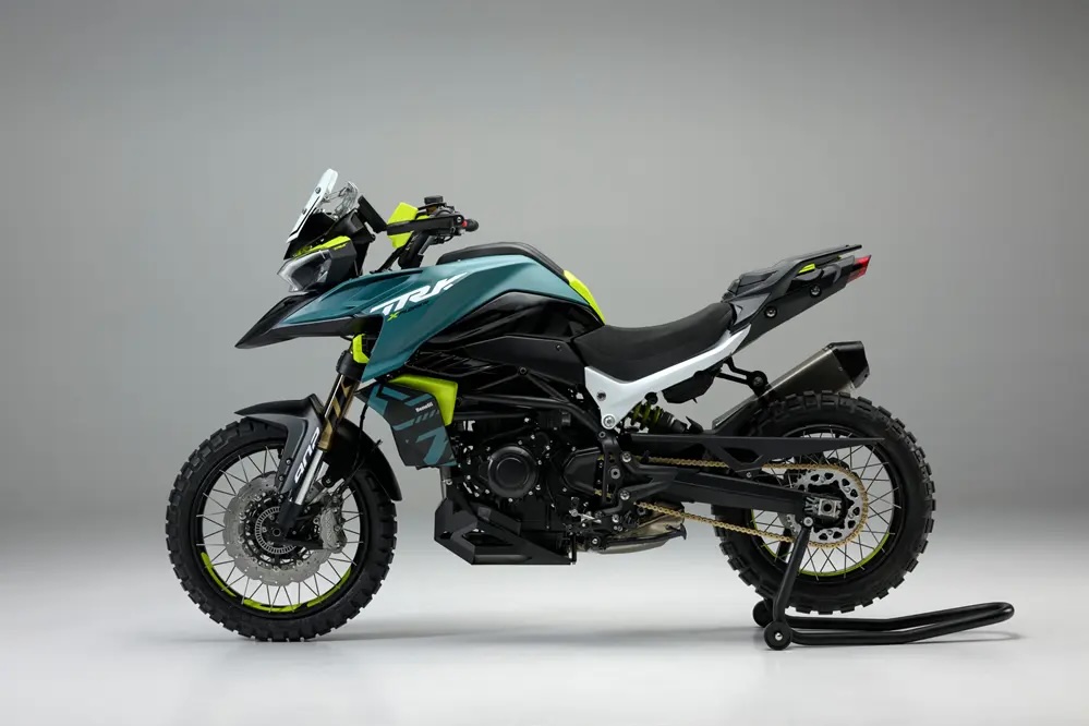 單座越野風！Benelli TRK 902 Xplorer | SUPERMOTO8