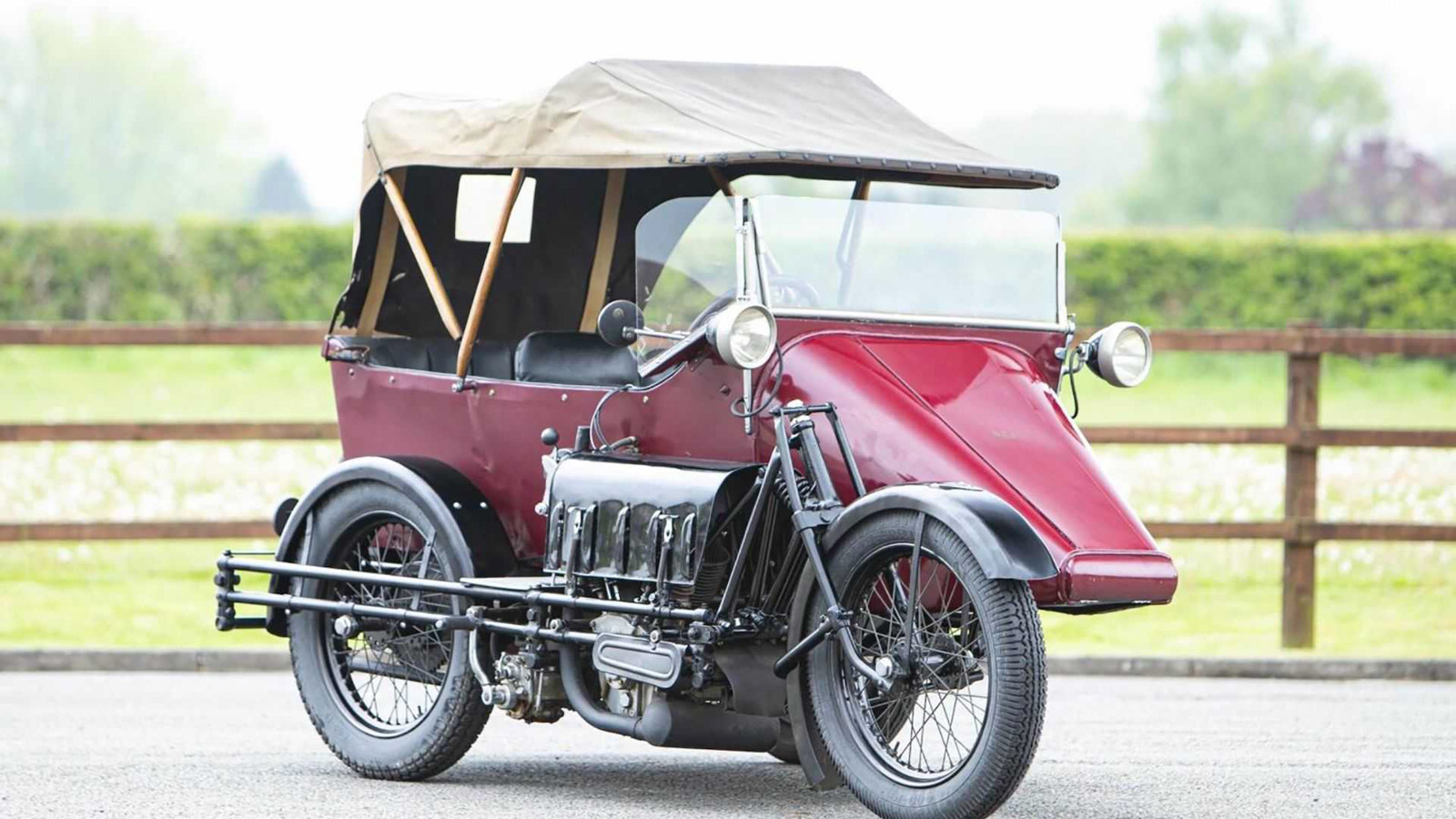 超詭異三輪車！1925 Seal Family Motorcycle Combination 